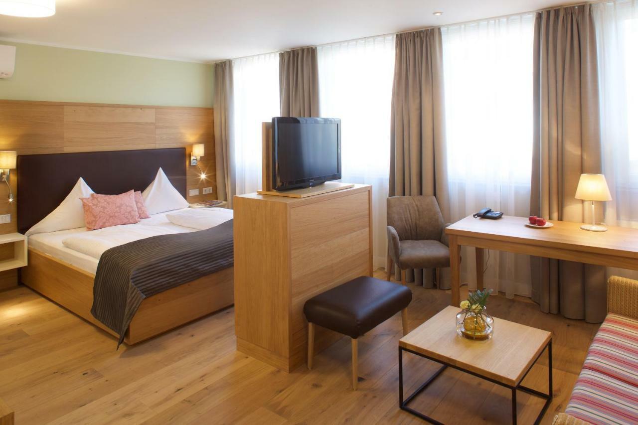 Standard Double Room,789805659:JPEG